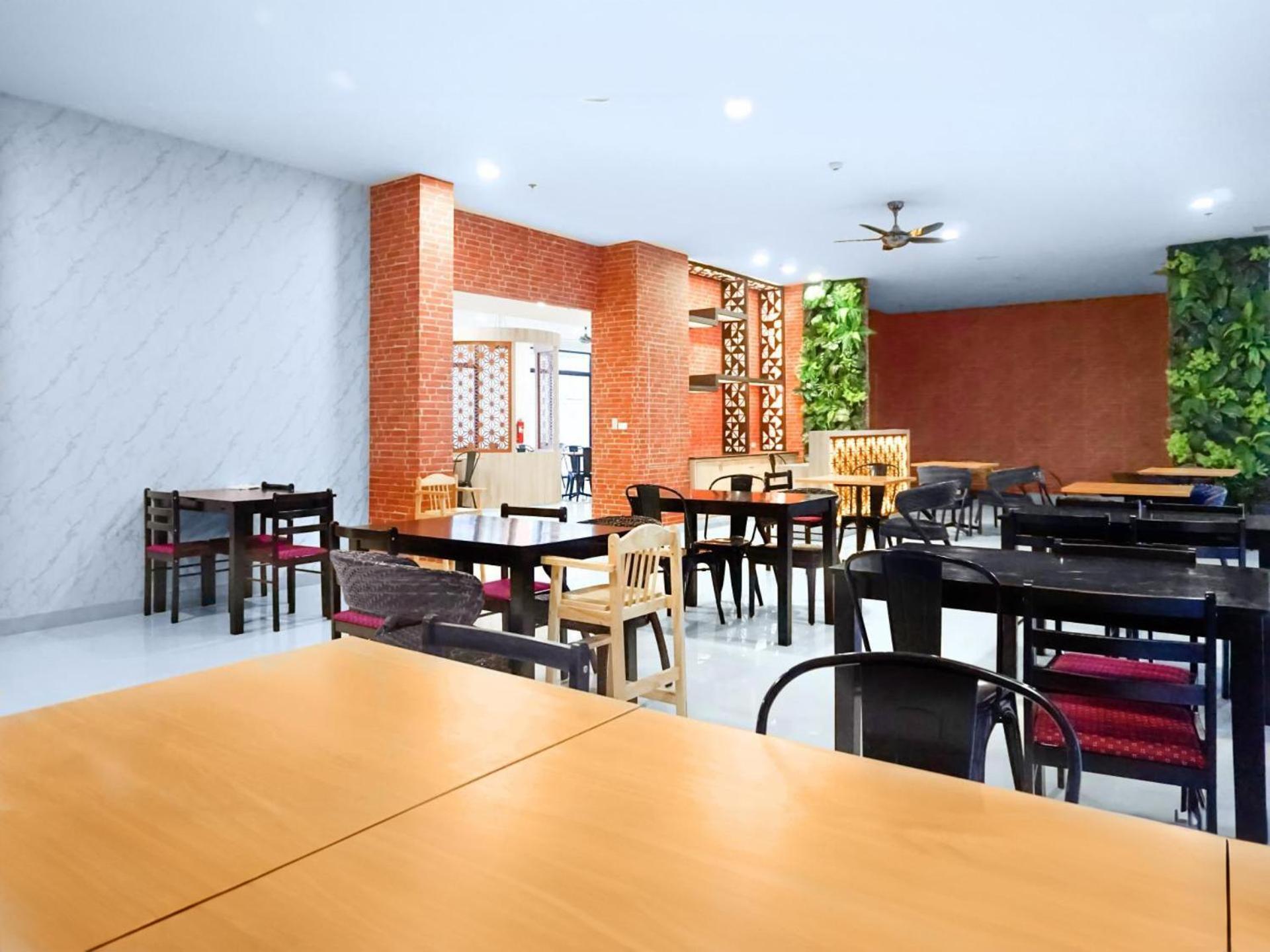 Phoenix Hotel Karon Beach Экстерьер фото