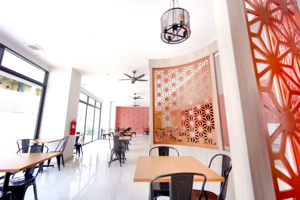 Phoenix Hotel Karon Beach Экстерьер фото